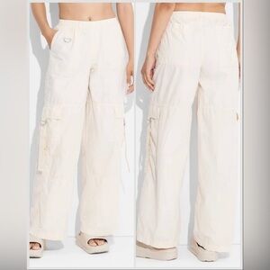 Wild Fable Stretch Wide Leg Cargo Pants In Ivory Cream 4/XS